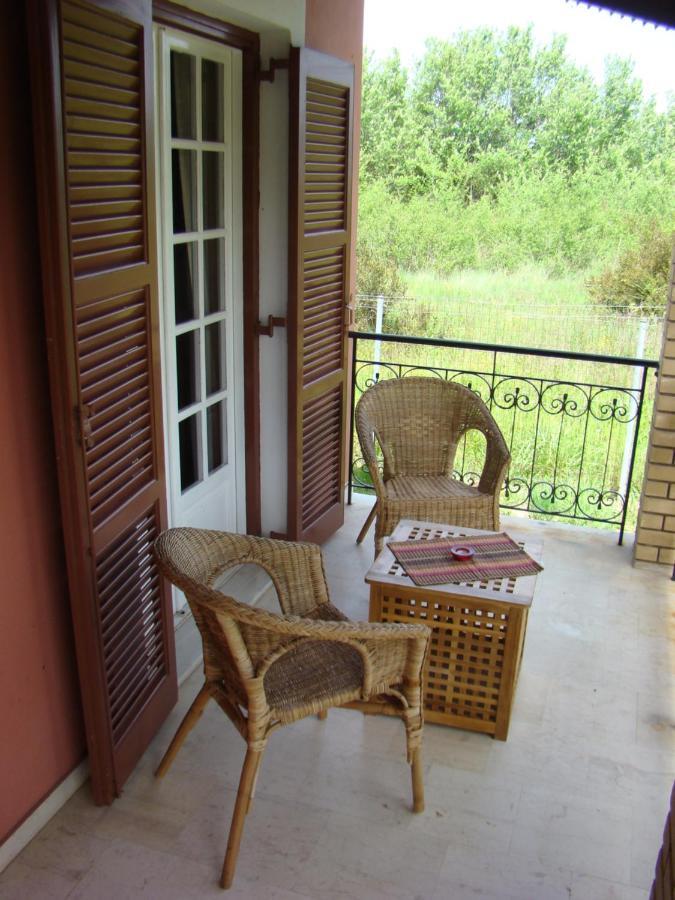 Beautiful Nearby Beach House With Garden, Private Pool And Large Yard Sidárion Rom bilde